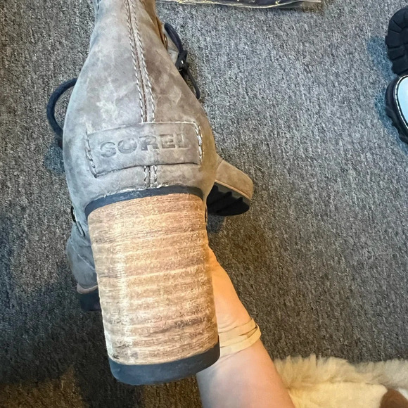 Sorel Addington Lace Up Boots, size 7.5 - Picture 5 of 6